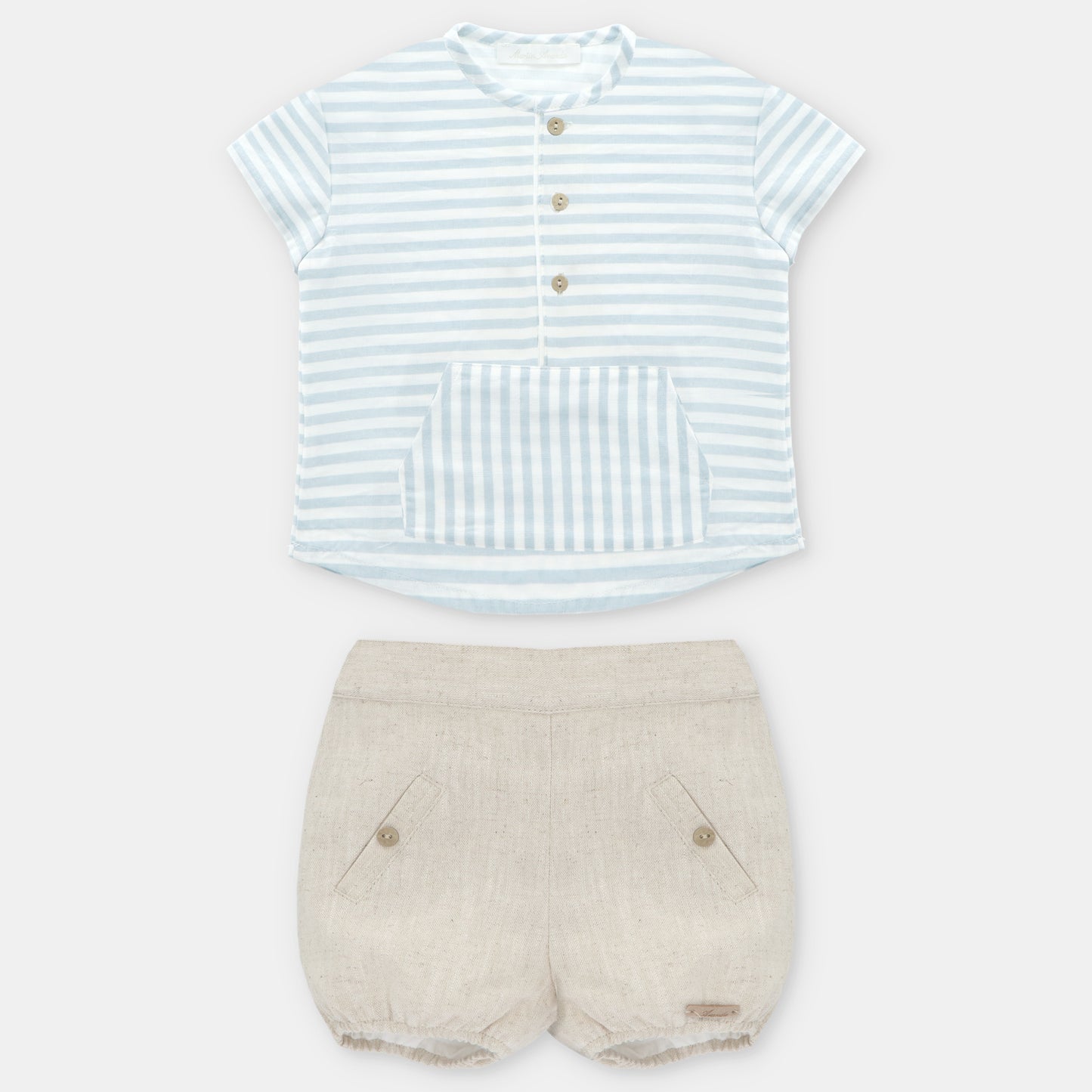 Conjunto de camisa de tela a rayas y pantalón bombacho Capri
