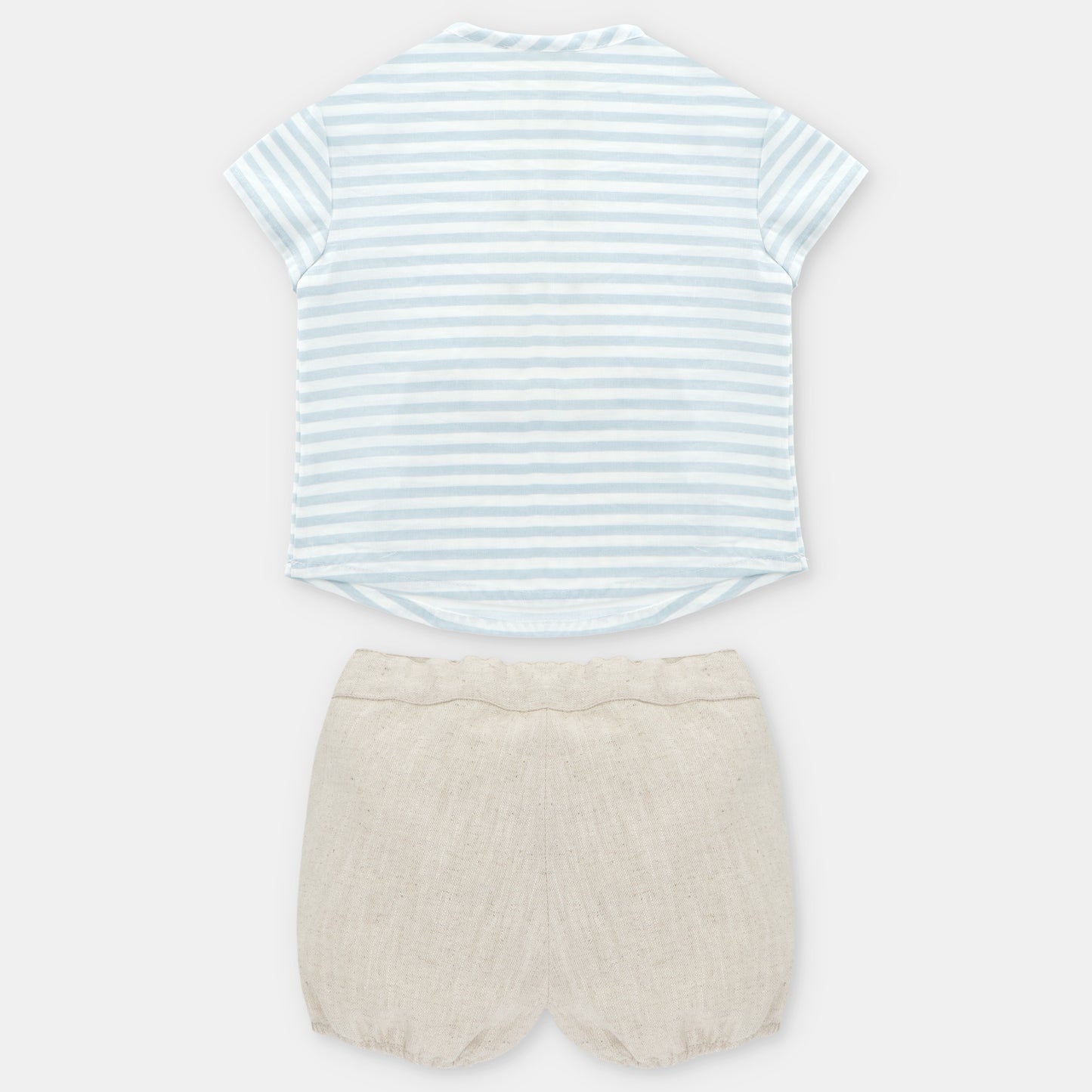 Conjunto de camisa de tela a rayas y pantalón bombacho Capri