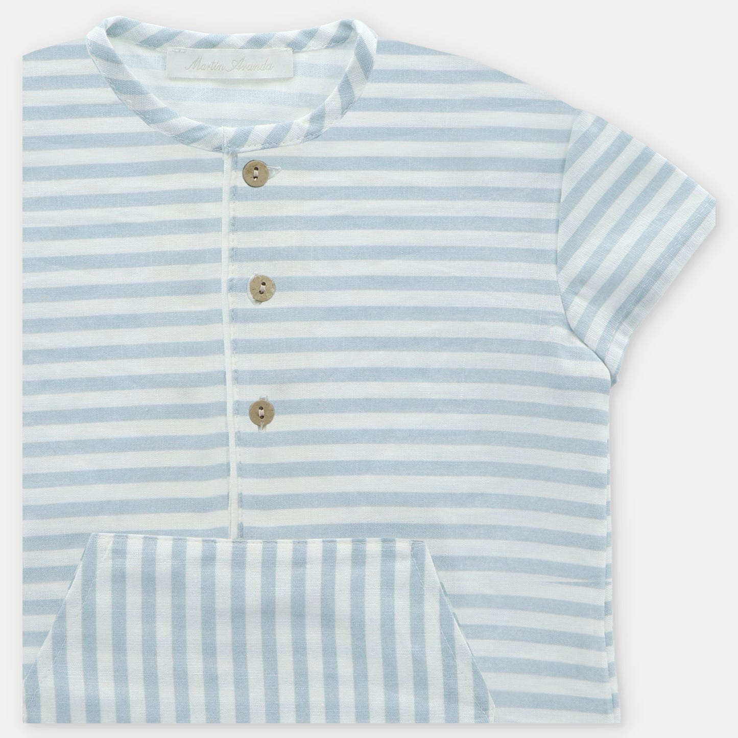 Conjunto de camisa de tela a rayas y pantalón bombacho Capri