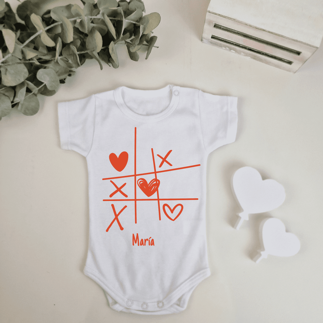 Body personalizado San Valentín - Tres en raya