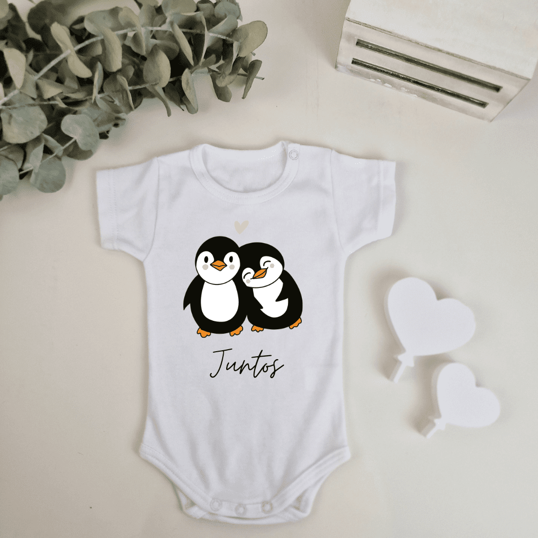 Body personalizado San Valentín - Pingüinos enamorados