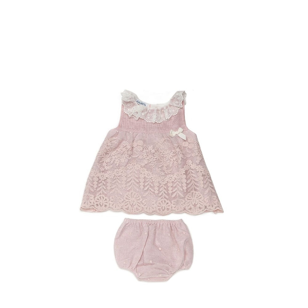 Vestido de encaje en rosa con braguita