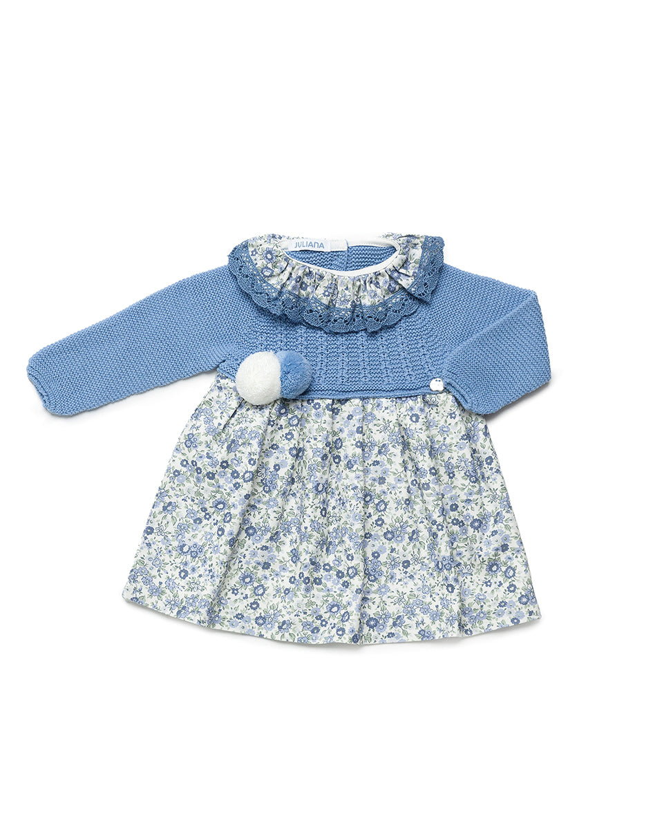 Vestido cuerpo lanita en azul cielo y tela de flores