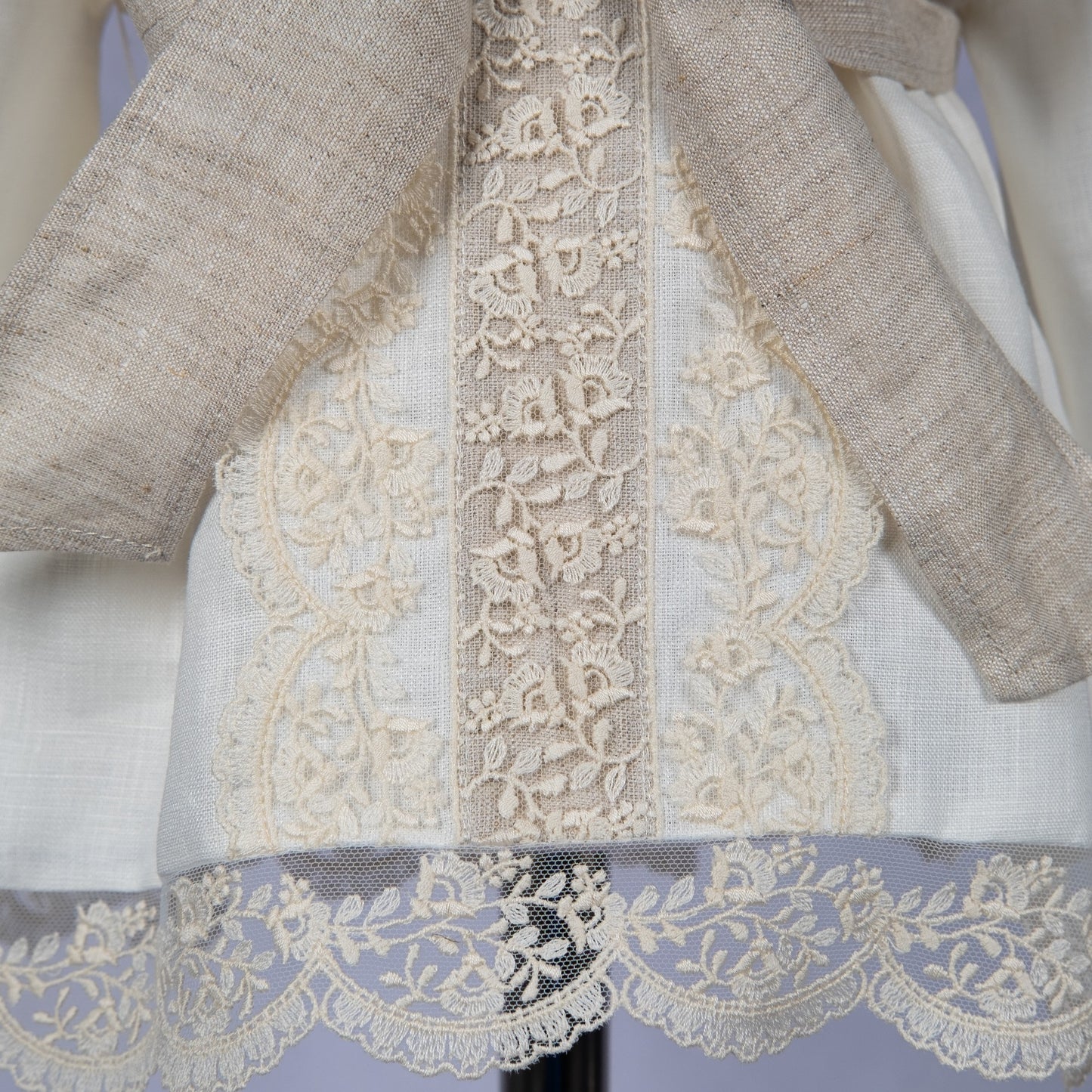 Jesusito lino con capota y manga larga B1396 - PSS