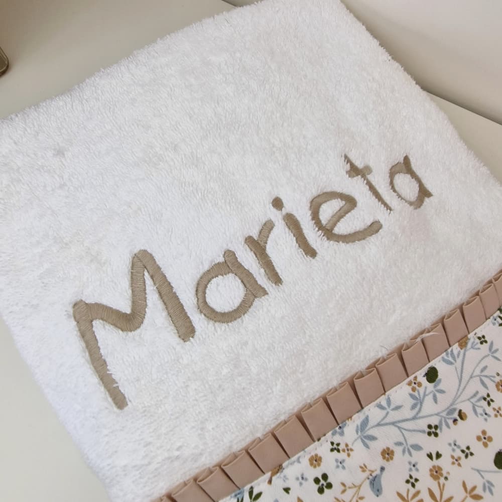 Toalla personalizada estampado pajaritos
