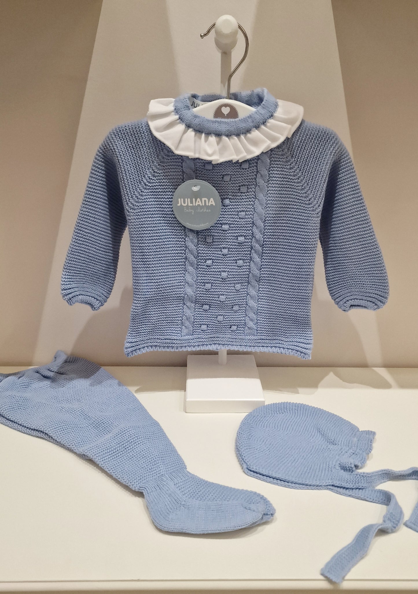 Conjunto de polaina de tres piezas tachón y bodoques con volante en el cuello AZUL CIELO