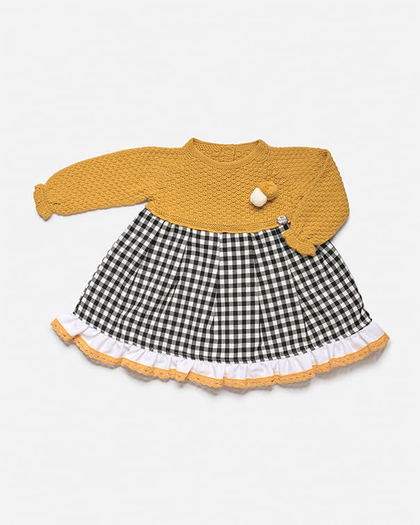 Vestido de cuerpo de punto mostaza y tela vichy