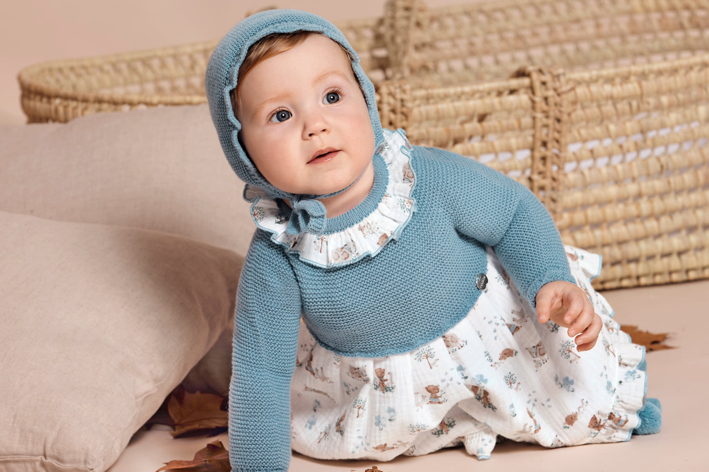 Vestido de punto azul nube y estampado de animalitos
