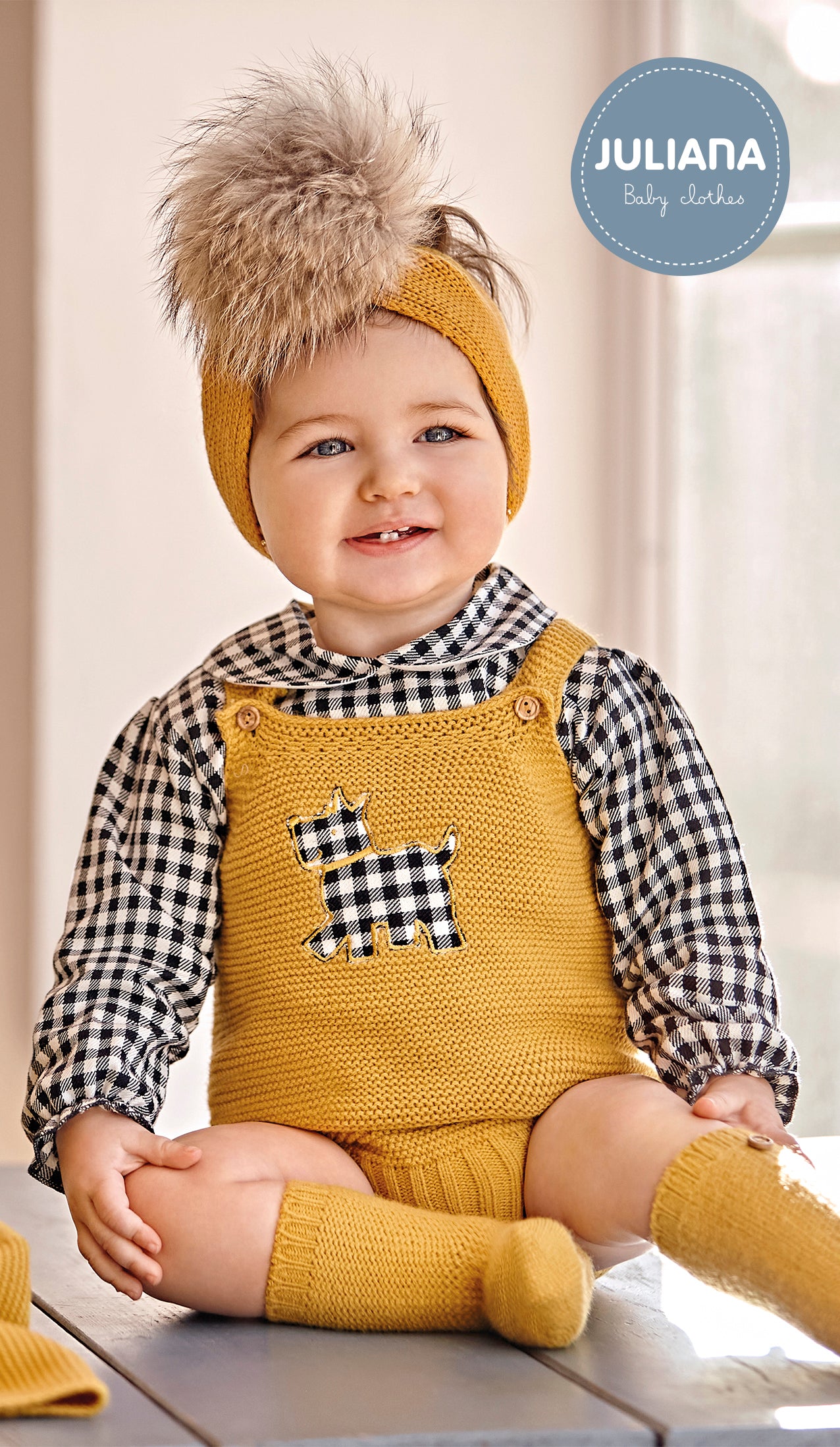 Peto de punto lin con perrito bordado y camisa de cuadros (no incluye gorro)