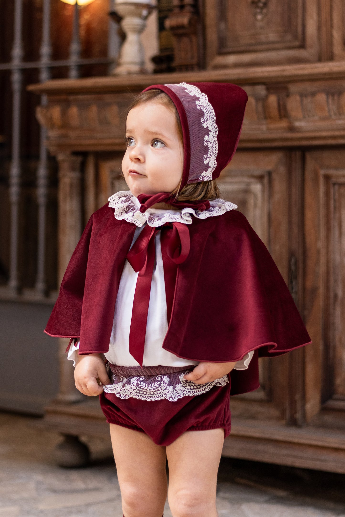 Conjunto pololo niña jaloque (no inlcuye capota, ni capa)