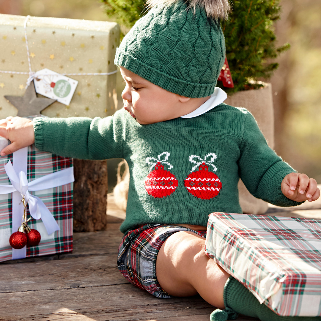 Conjunto de niño con pantalón a cuadros y jersey con bolas de navidad (no incluye gorro)
