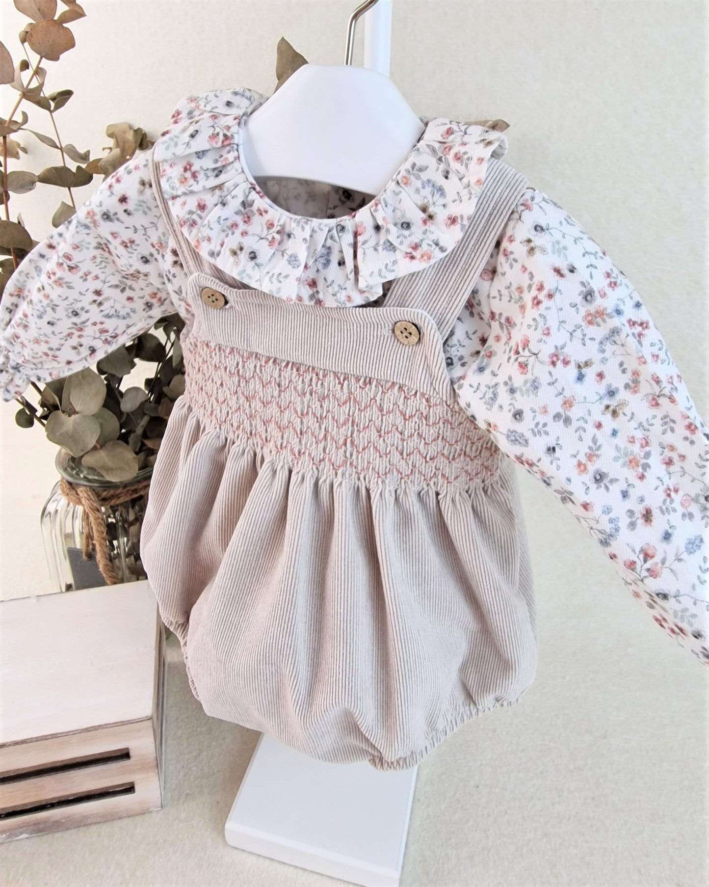 Pelele con camisa con volante Noa