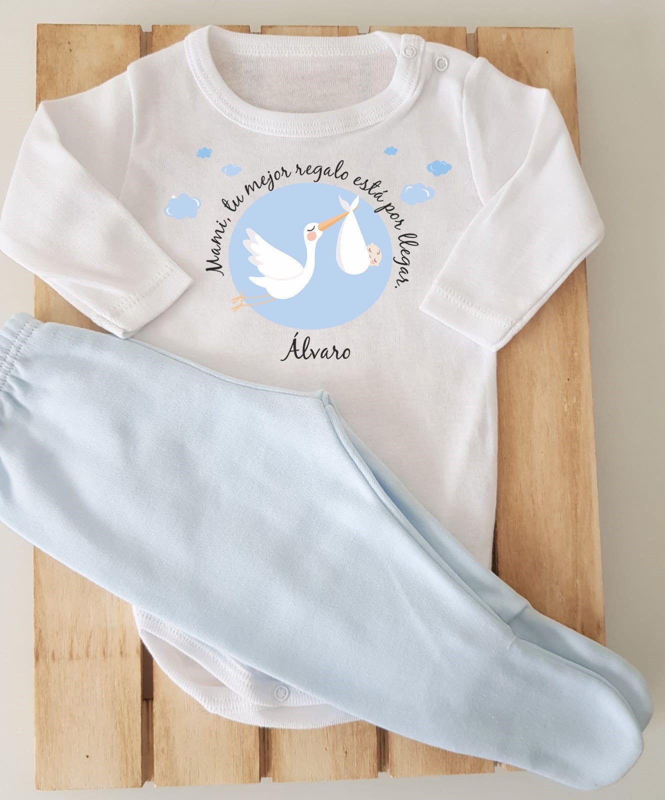 Conjunto con polaina personalizado - Mami, tu mejor regalo está por llegar