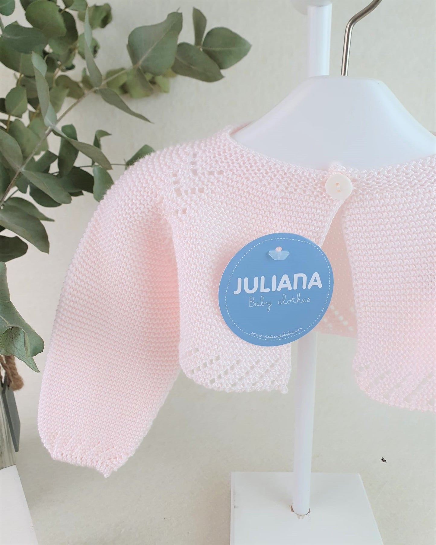 Chaqueta de niña con calados