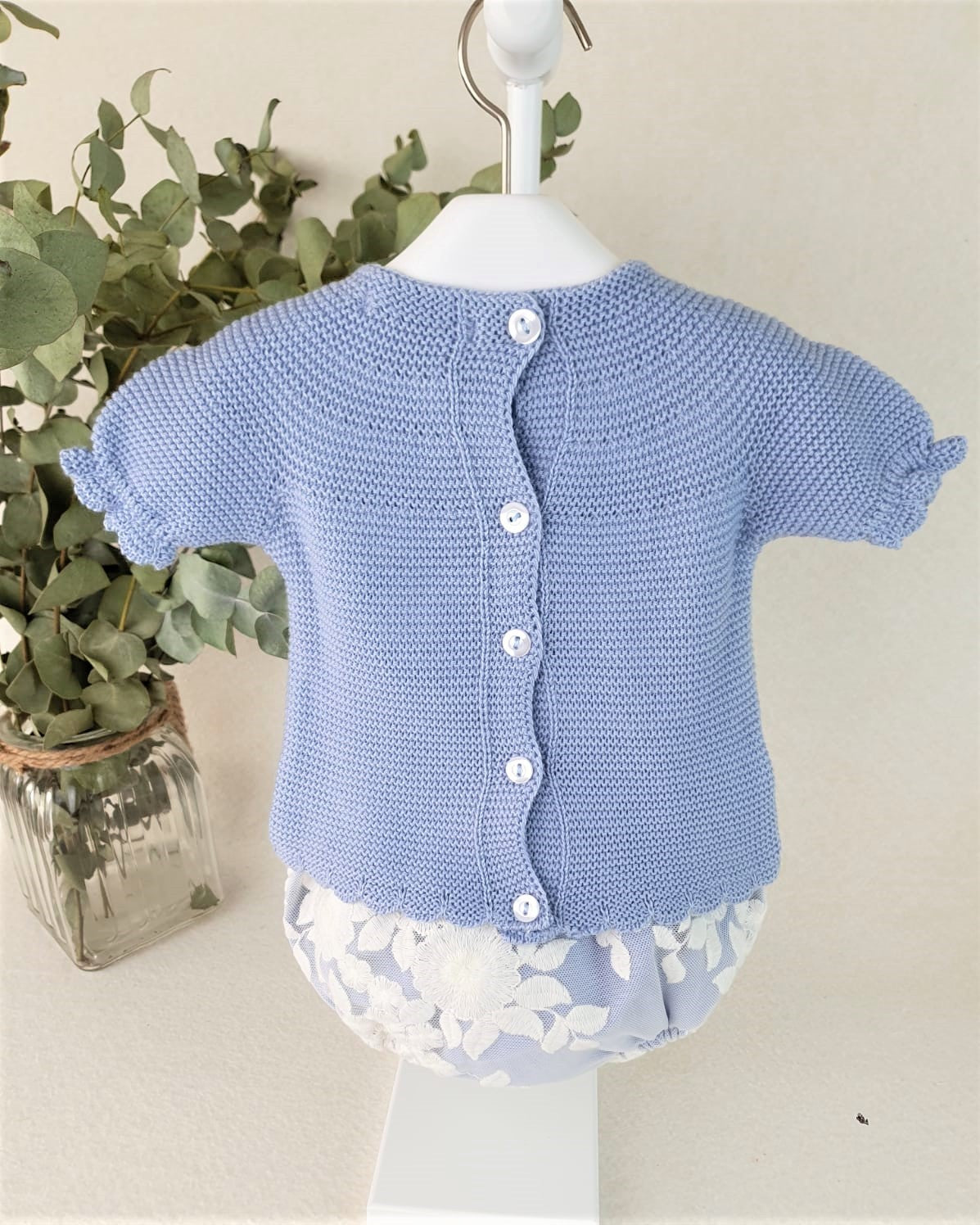 Conjunto con braguita de encaje y jersey con corazón