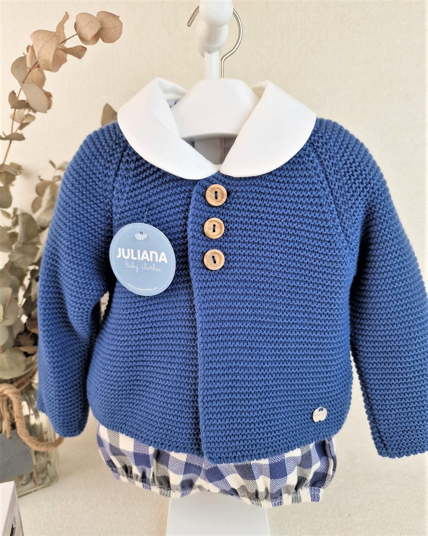 Conjunto de niño con chaqueta en azul azafata con pantalón de cuaritos