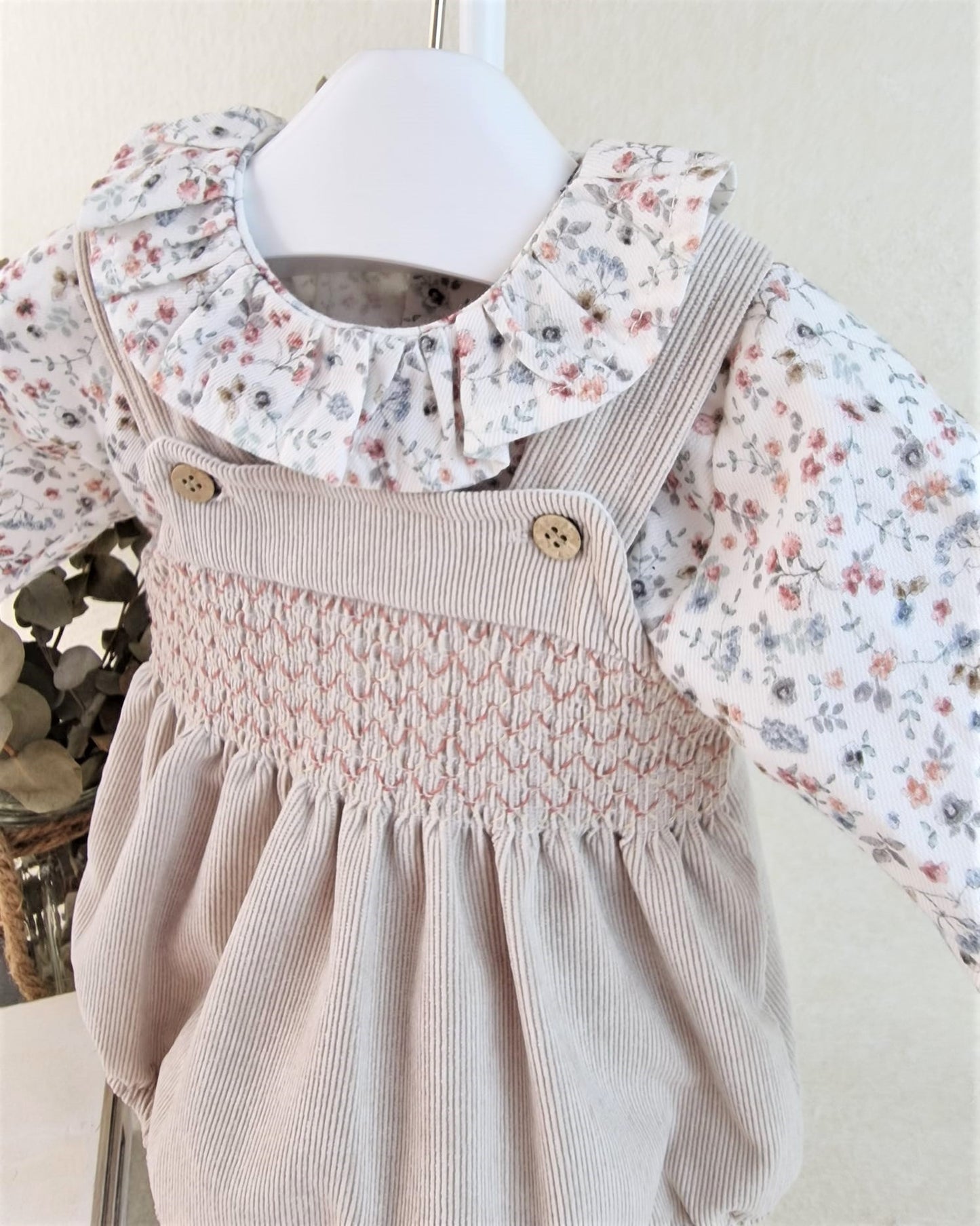 Pelele con camisa con volante Noa