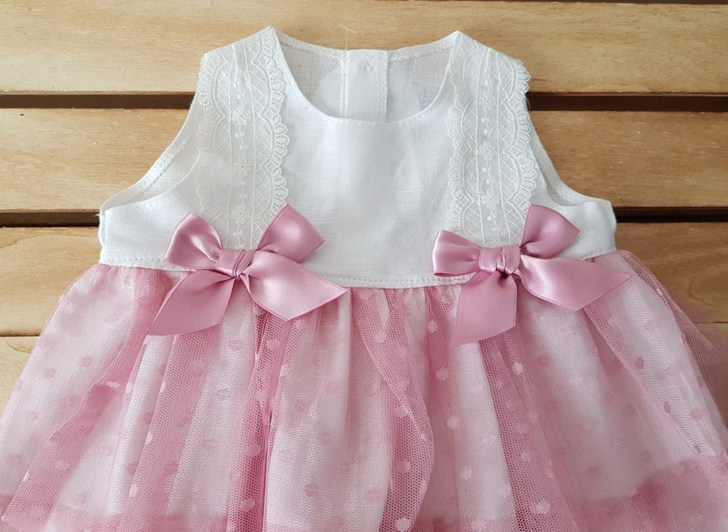 Vestido con dos volantes de tul