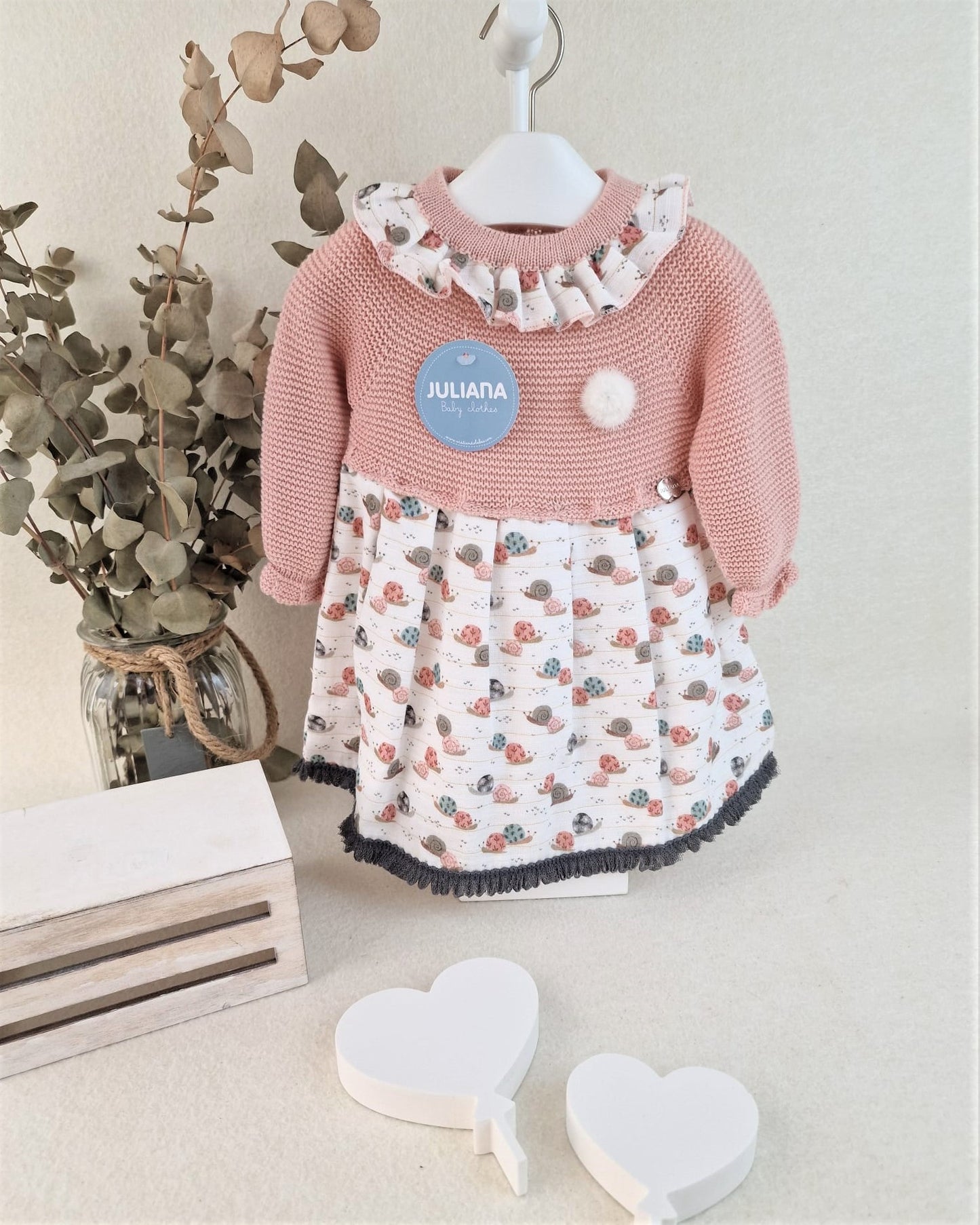 Vestido de cuerpo de punto con tela de caracoles