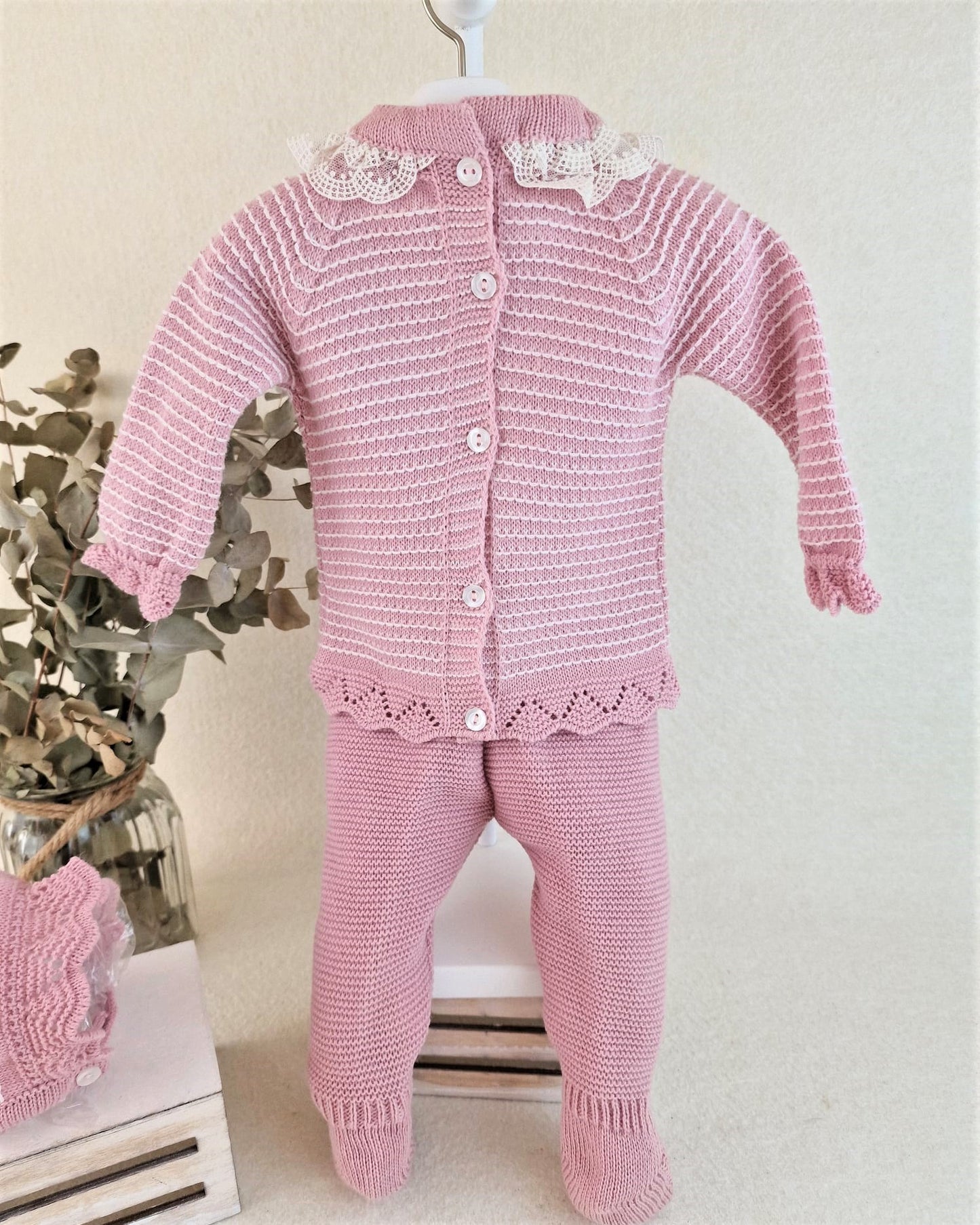 Conjunto con polaina y capota con vastas de color