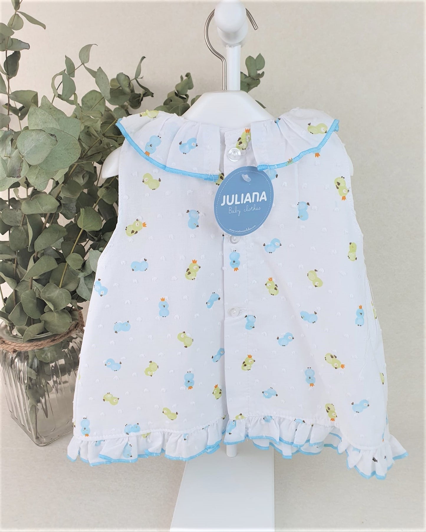 Vestido enterizo de tela de pollitos
