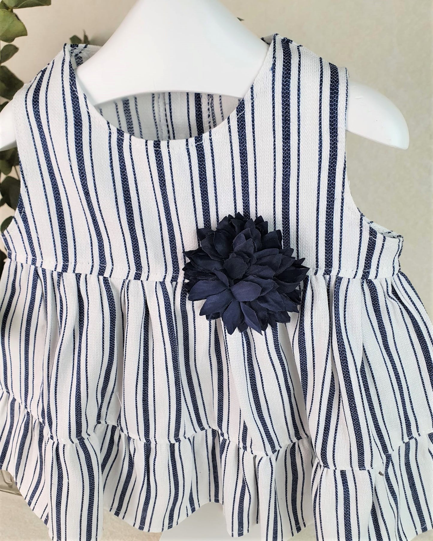Vestido de dos volantes con rayas