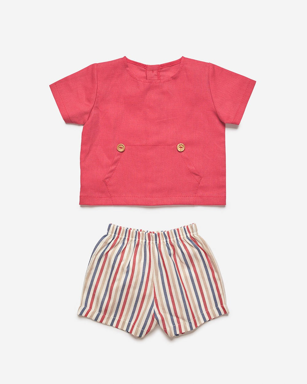 Conjunto con camisa de niño con pantalón de tela rayada