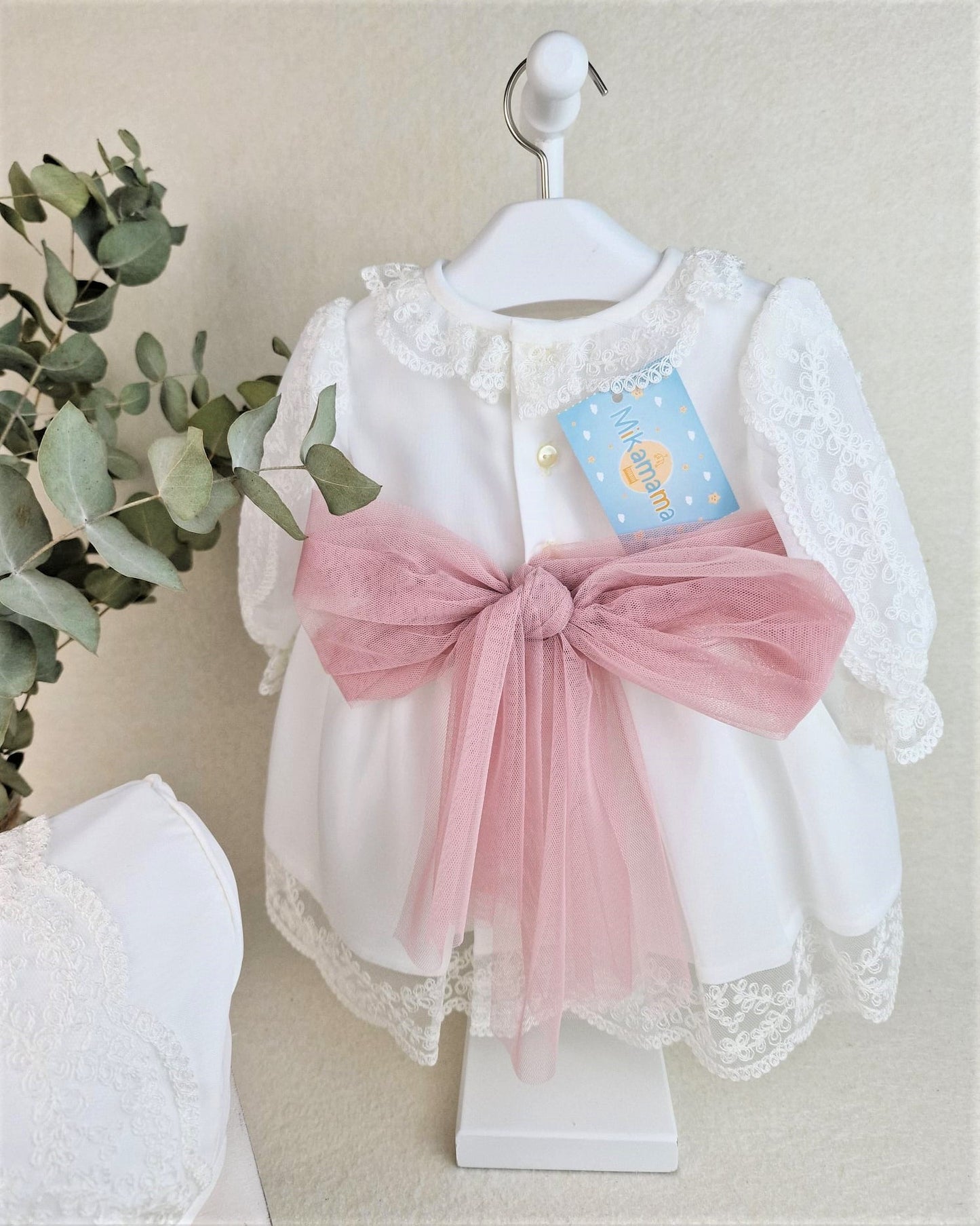 Jesusito organza con encajes y capota