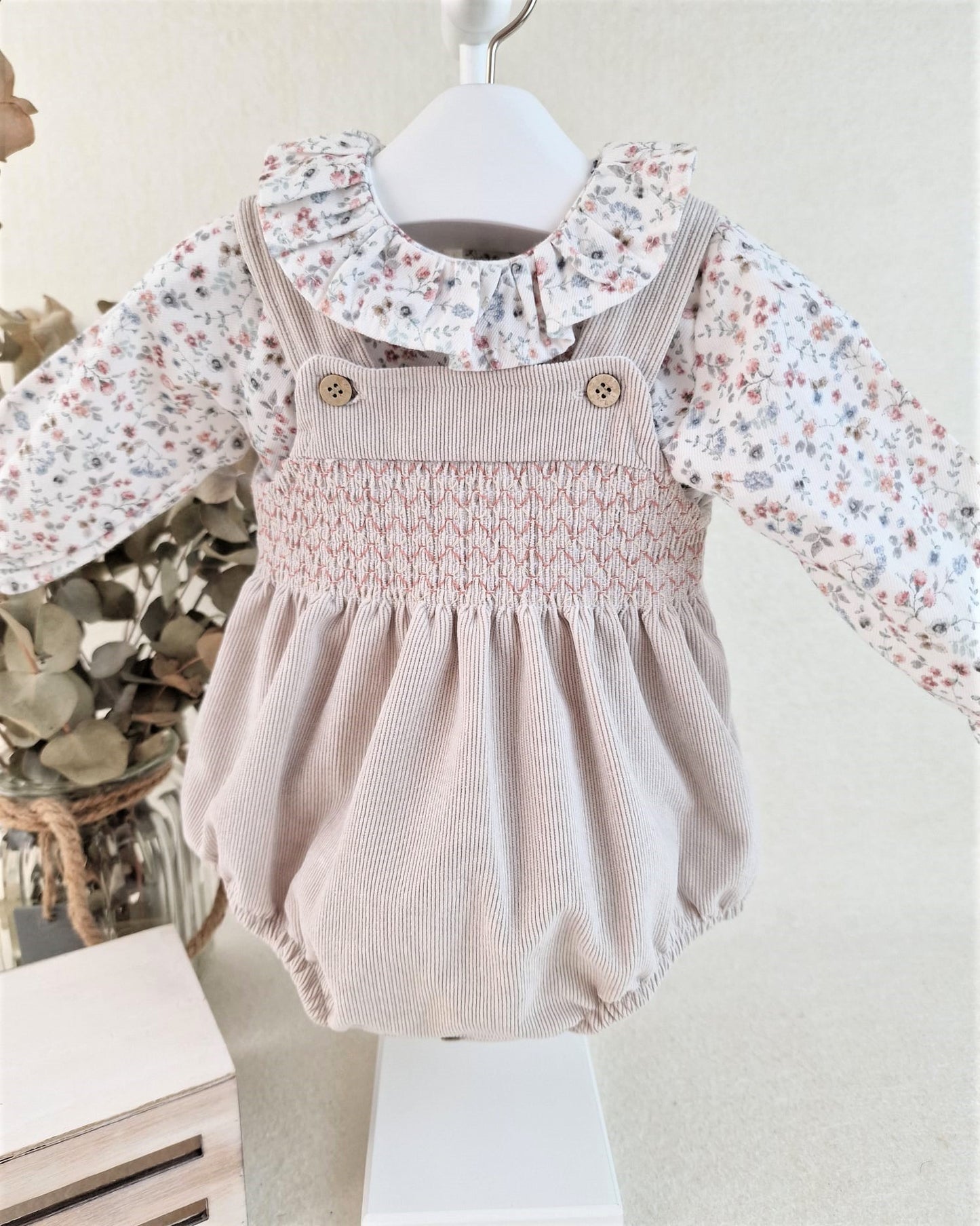 Pelele con camisa con volante Noa