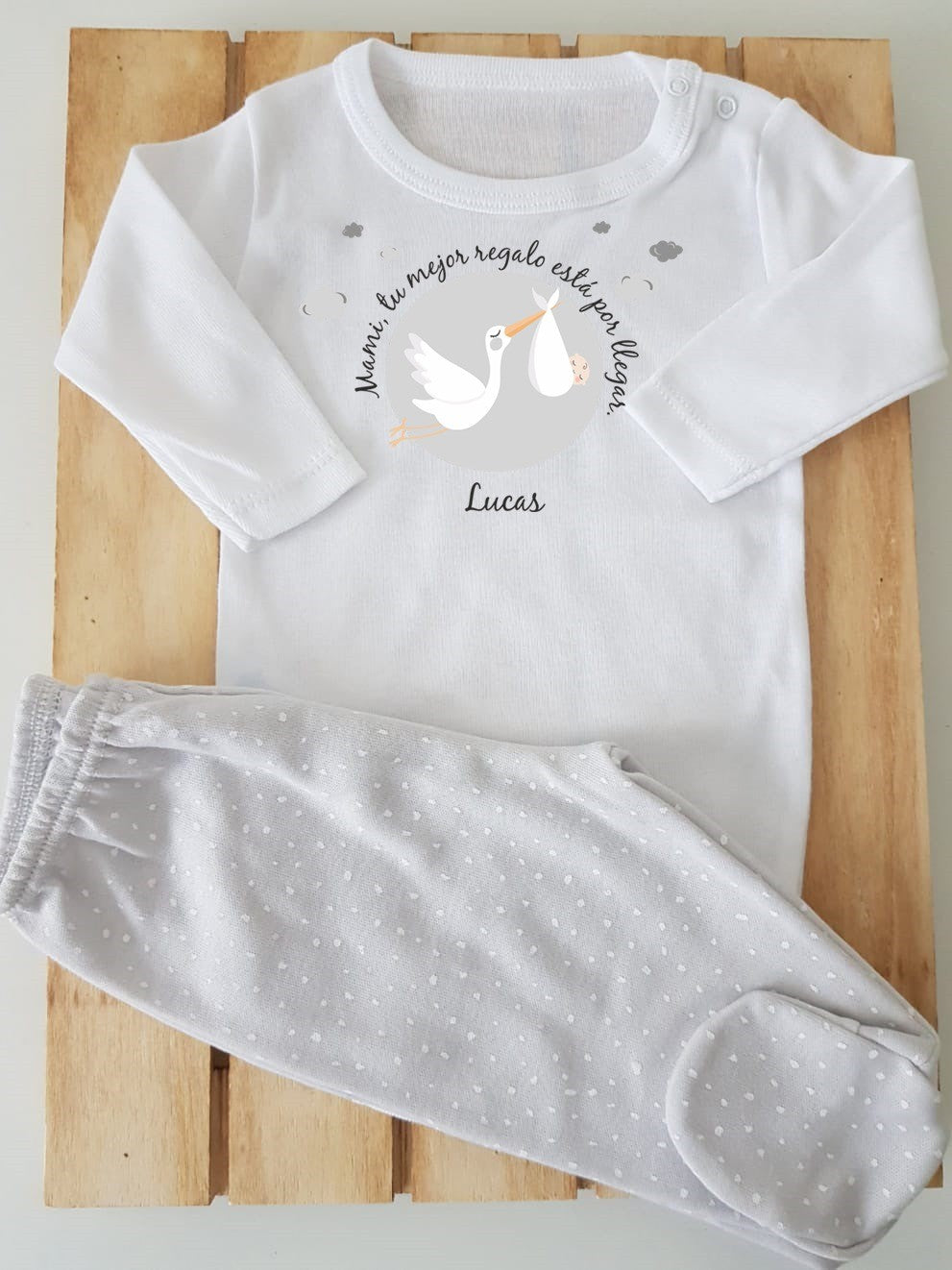 Conjunto con polaina personalizado - Mami, tu mejor regalo está por llegar