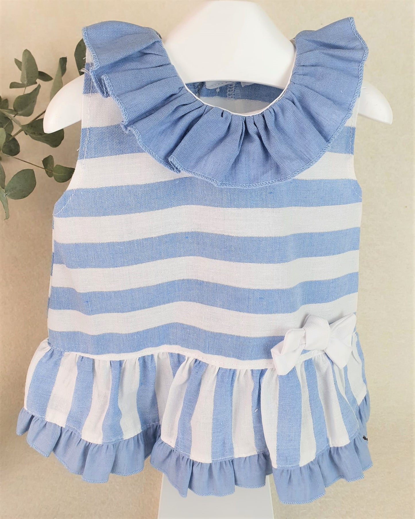 Vestido con talle bajo de tela rayada