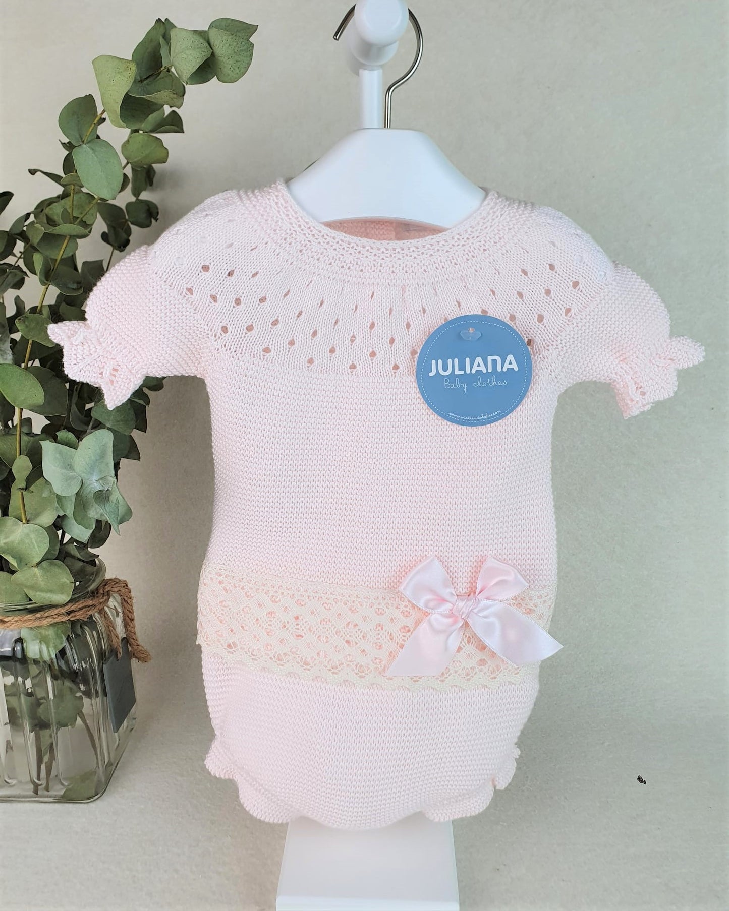Conjunto con braguita de hilo y jersey con canesú y puntilla