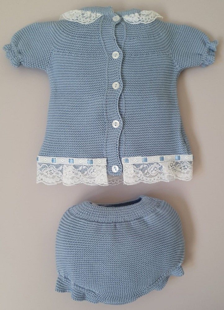 Conjunto de pungo con braguita con tachón y varias puntillas