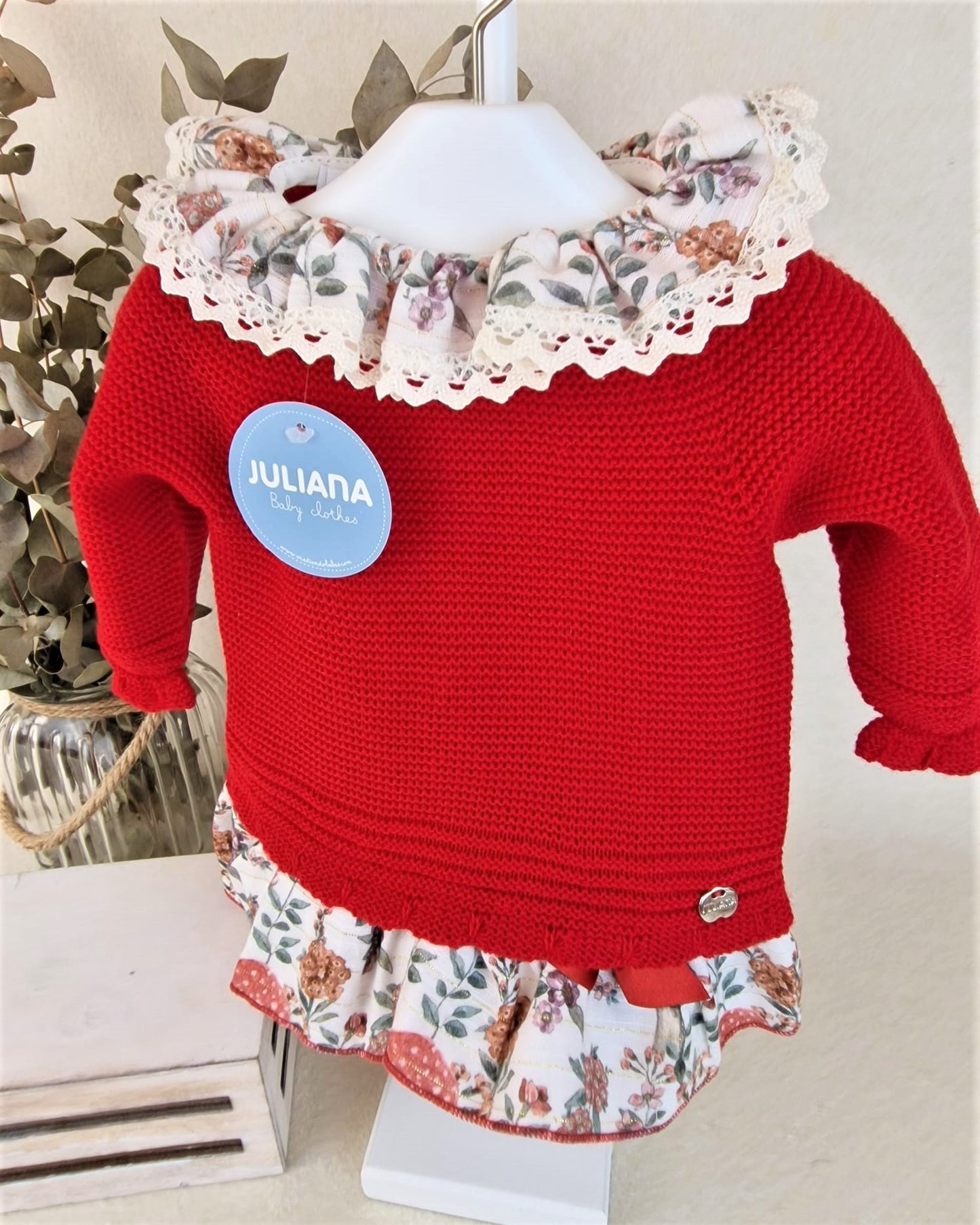 Conjunto con pololo falda setas
