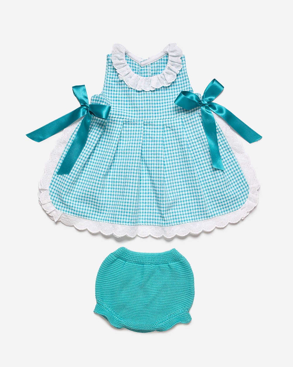 Vestido de tela vichy y braga de punto
