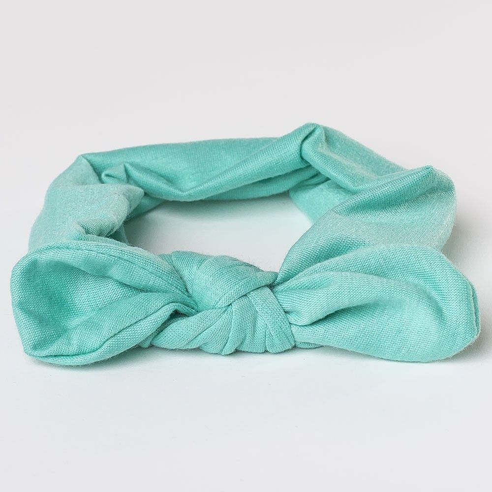 Turbante para bebé con lazo anudado