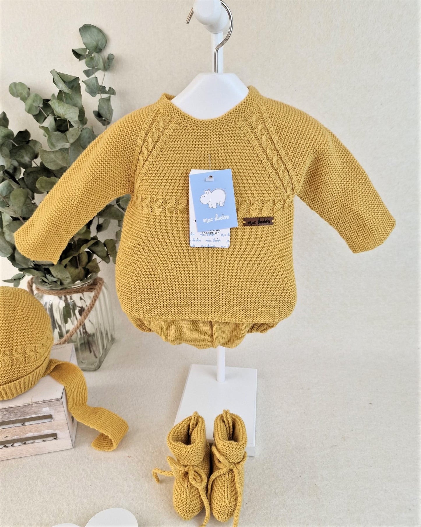 Traje de cuatro piezas Nessie