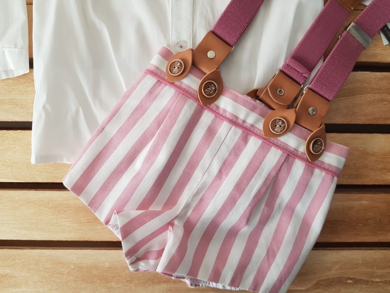 Conjunto de bebé con tirantes familia Murillo