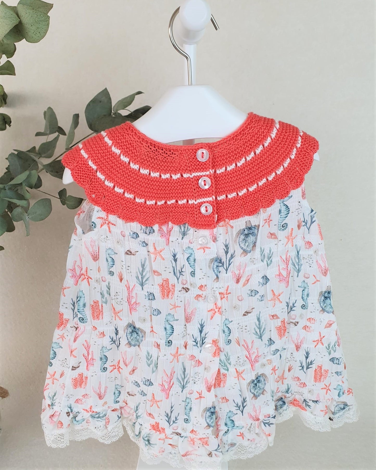 Vestido cuerpo de punto con tela de caballitos de mar