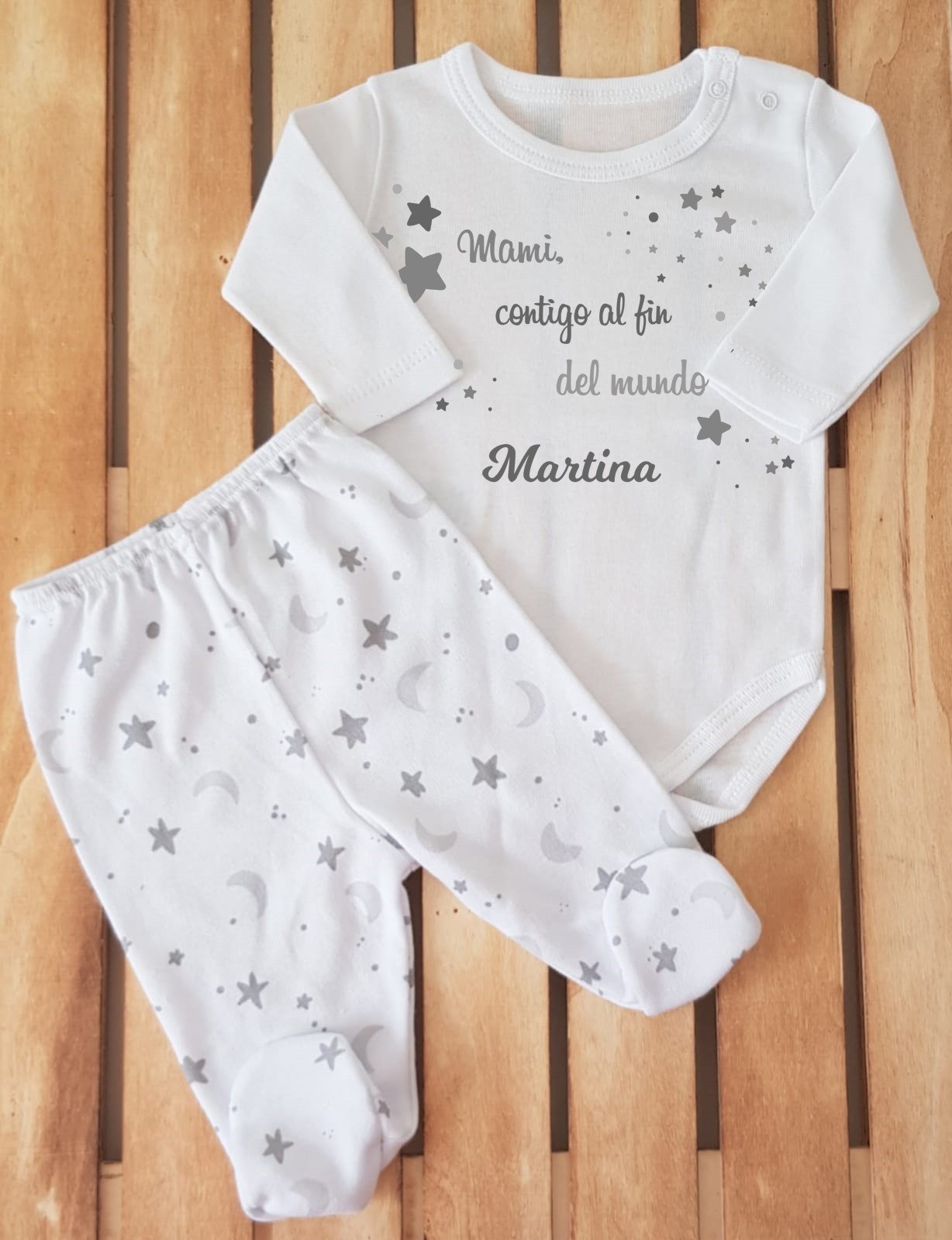 Conjunto con polaina personalizado - Mami, contigo al fin del mundo - estrellas