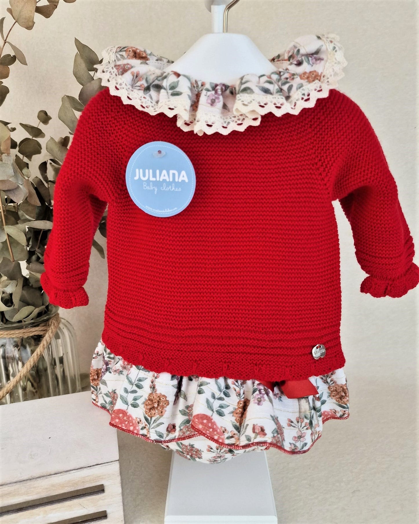 Conjunto con pololo falda setas