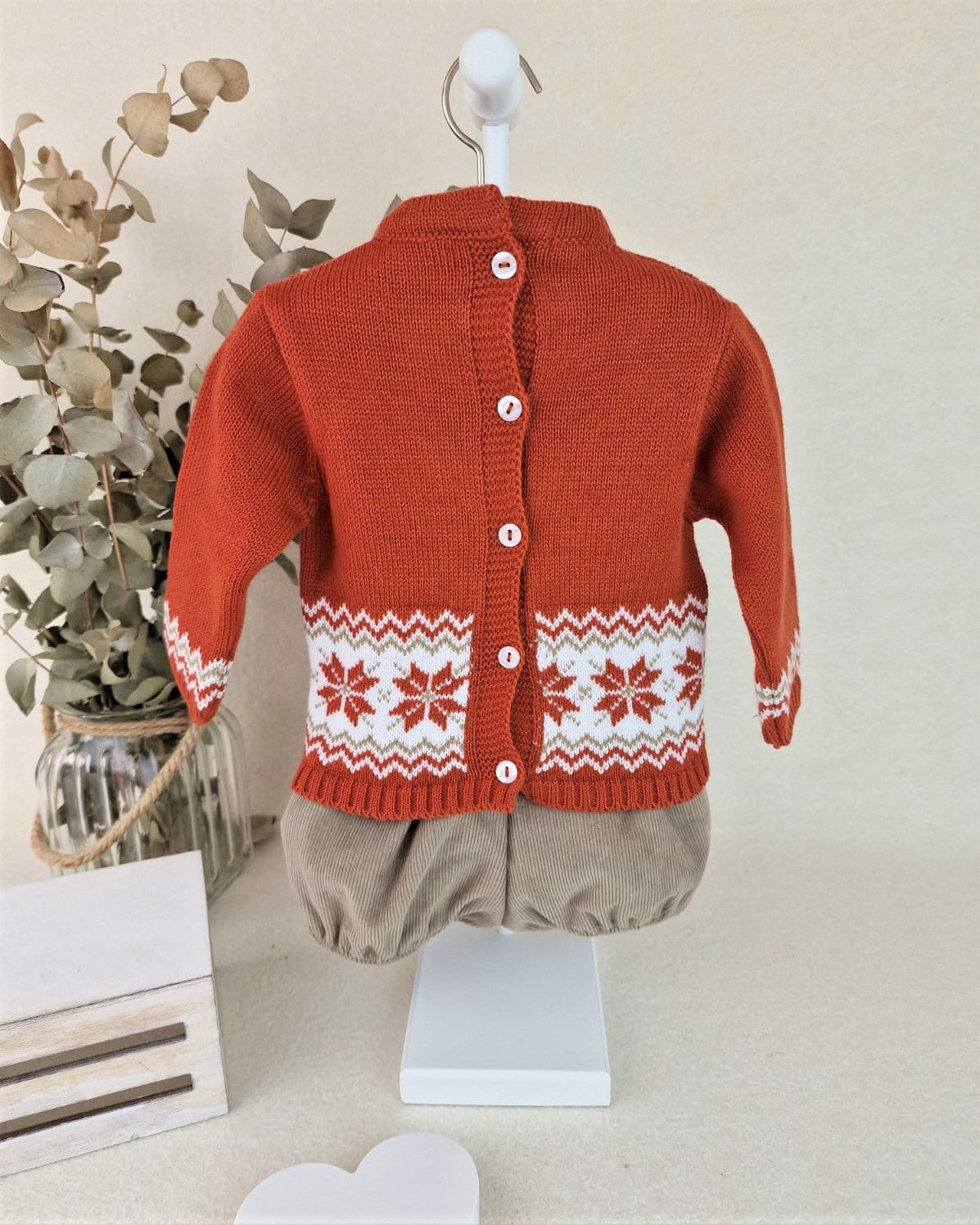 Conjunto con pantalón de pana y jersey cenefa estrella