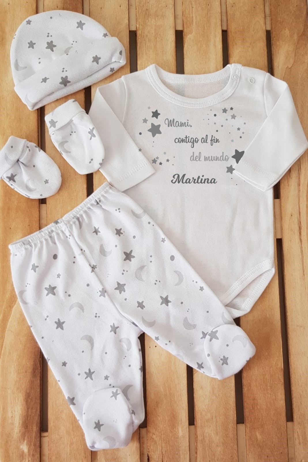 Conjunto con polaina personalizado con gorrito y manoplas - Mami, contigo al fin