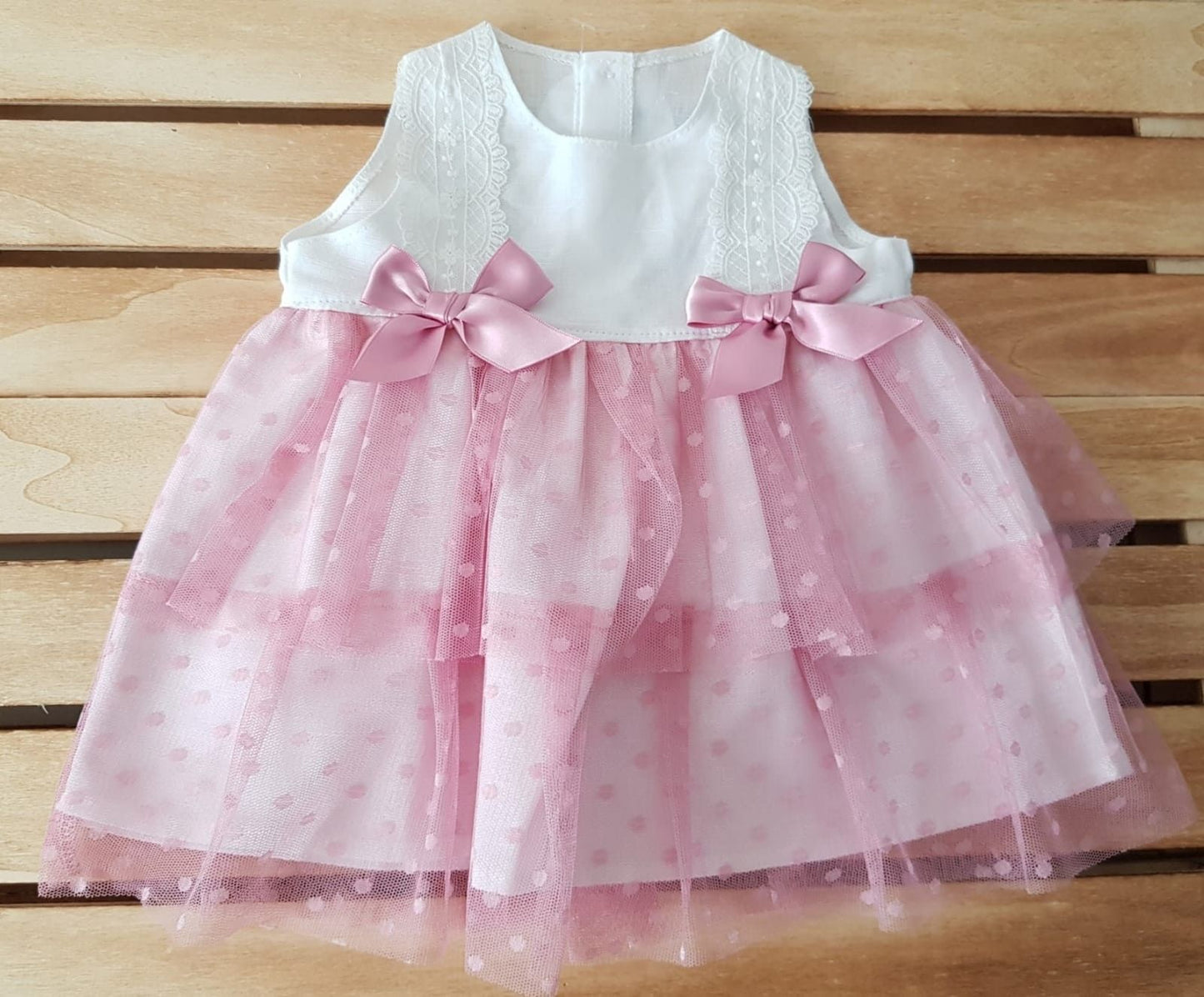 Vestido con dos volantes de tul