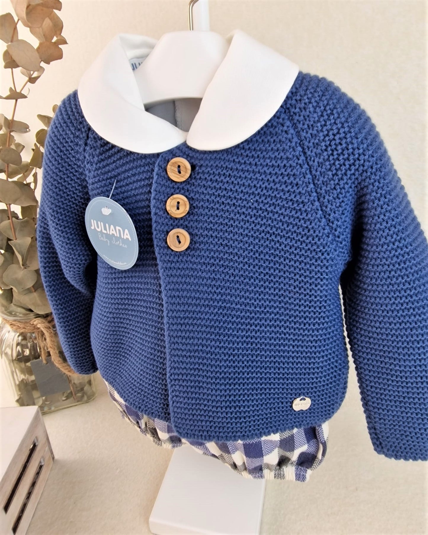Conjunto de niño con chaqueta en azul azafata con pantalón de cuaritos