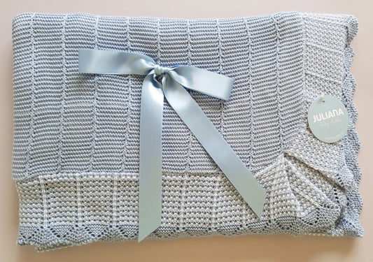 Chal con bastas y volante en picos con cuadritos