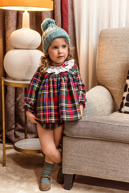 Jesusín con braguita Familia Marillyn