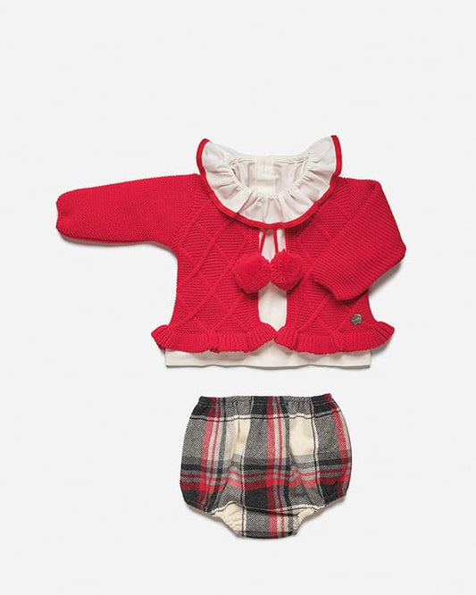 Conjunto con chaqueta de niña en rojo, camisa y braguita a cuadros