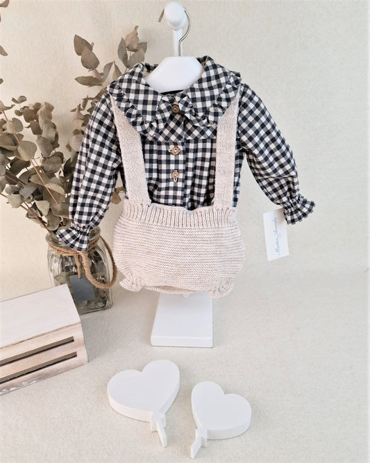 Conjunto peto punto y camisa niña Black flowers